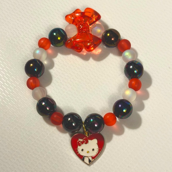 Hello kitty Red Tie Bow bracelet - Picture 2 of 5